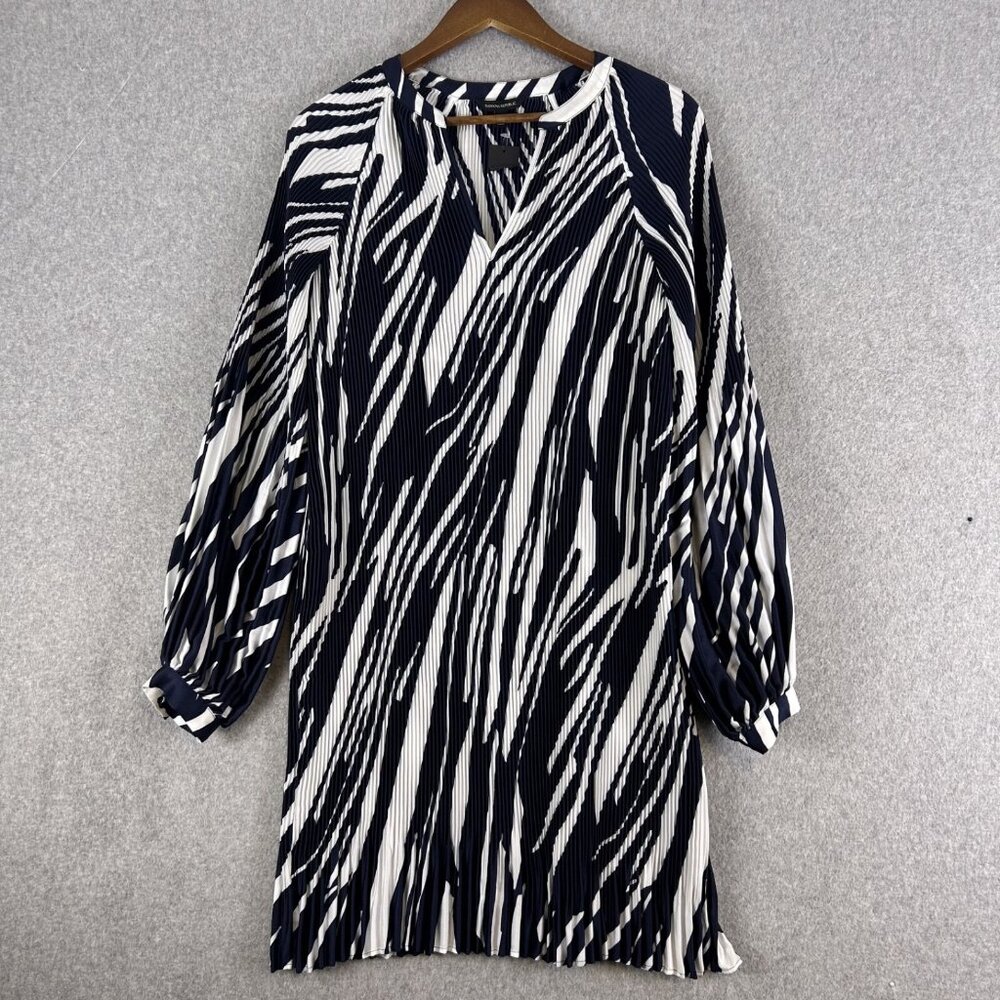 Banana Republic Dress Women's Medium Navy Zebra Print Shift V-Neck Pleated NWT